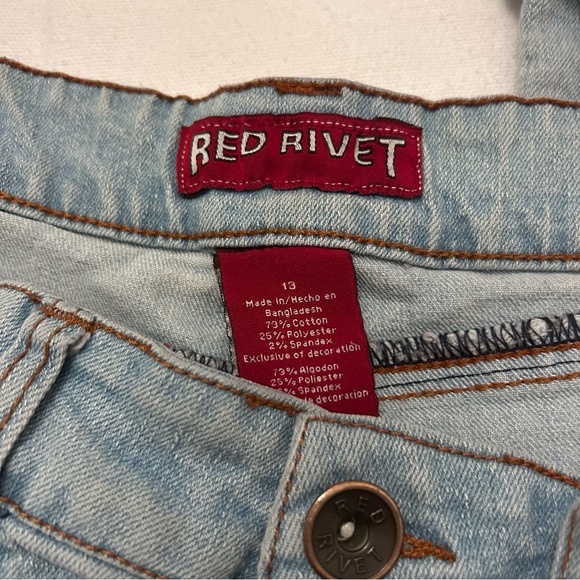 Red Rivet Junior W Denim Straight Leg Cuffed Jeans Embellished Back Pockets 13 - Picture 2 of 7